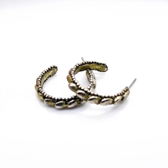 Vintage Silver Tone Hoop Earrings with Overlapping Dragon Scales Design - Picture 4 of 4